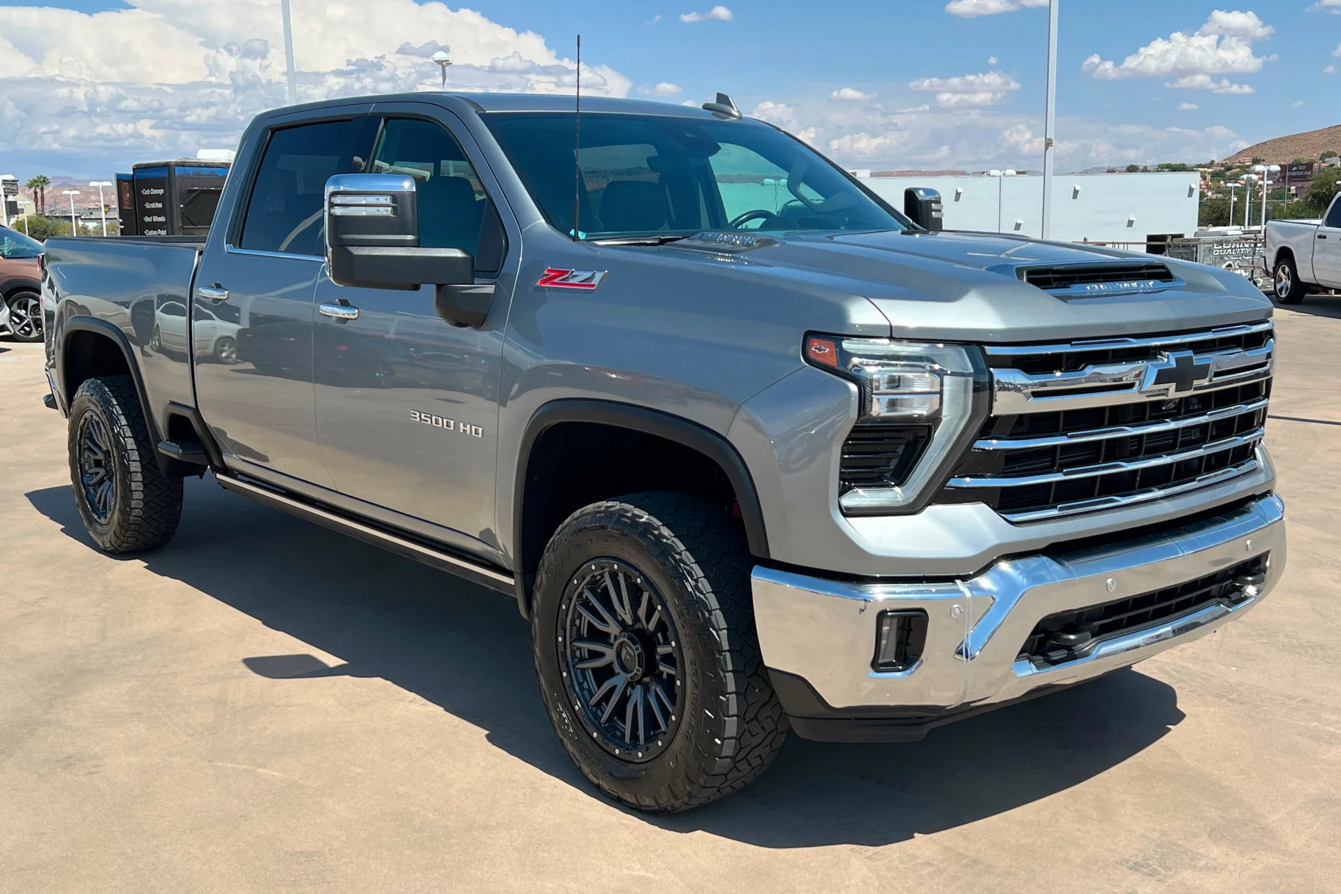 2024 Chevrolet Silverado 3500HD LTZ - Photo 7