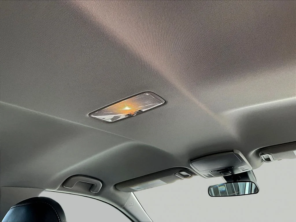 Used 2022 White Toyota SE Nightshade image 28