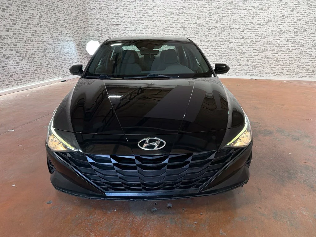Used 2021 Phantom Black Hyundai SEL image 2