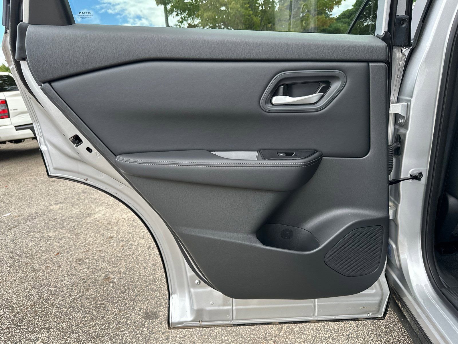 2025 Nissan Rogue SV - Photo 23