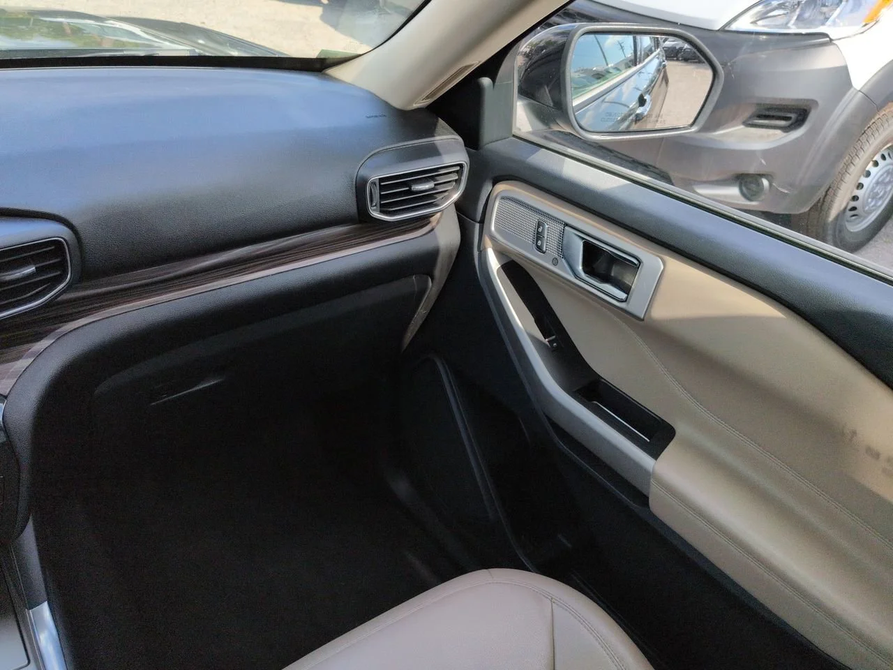 Used 2022 Green Metallic Ford Limited image 17