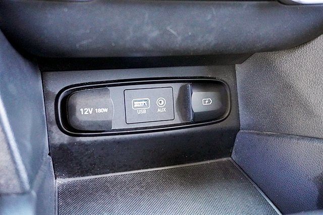 Used 2020 Brown Hyundai SE image 37