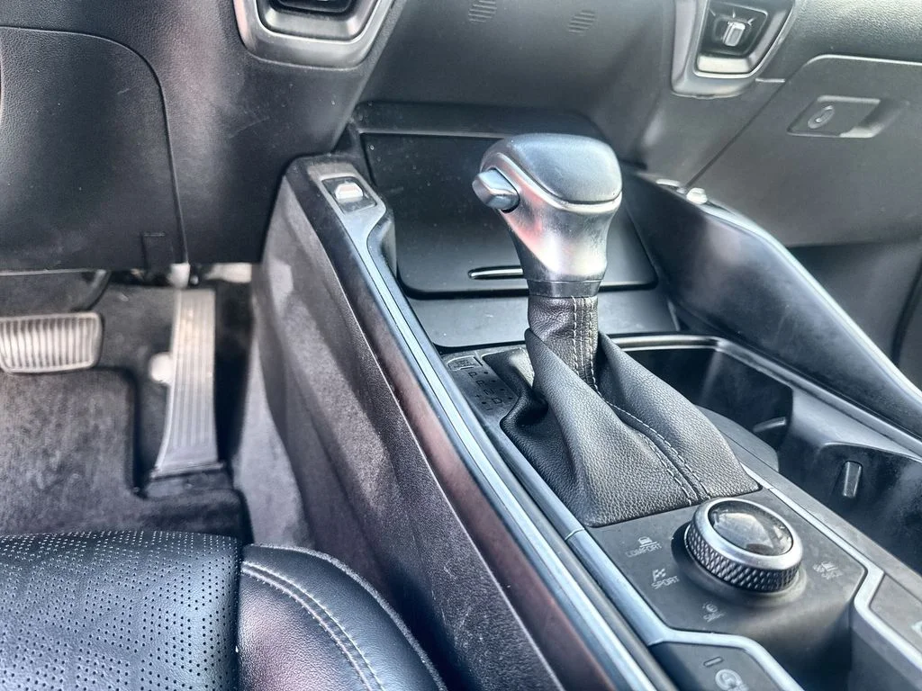 Used 2022 Red Kia X-Line EX image 18