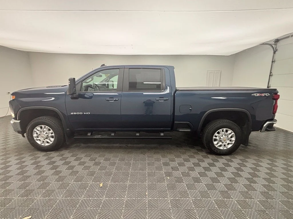 Used 2022 Blue Chevrolet LT image 12