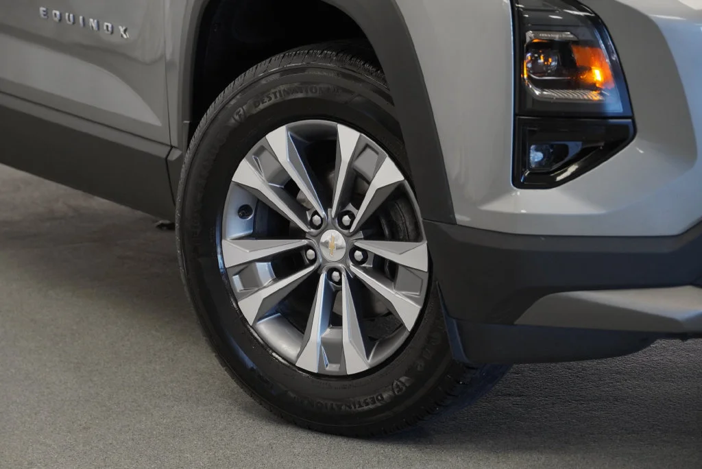 Used 2025 Sterling Gray Metallic Chevrolet LT image 8