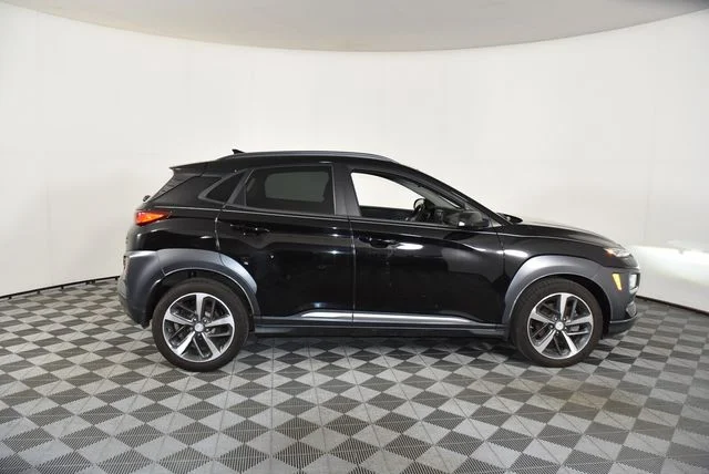Used 2021 Black Hyundai Ultimate image 11