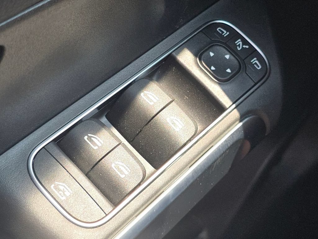 New 2026 Mountain Grey Metallic Mercedes-Benz GLB 250 image 65