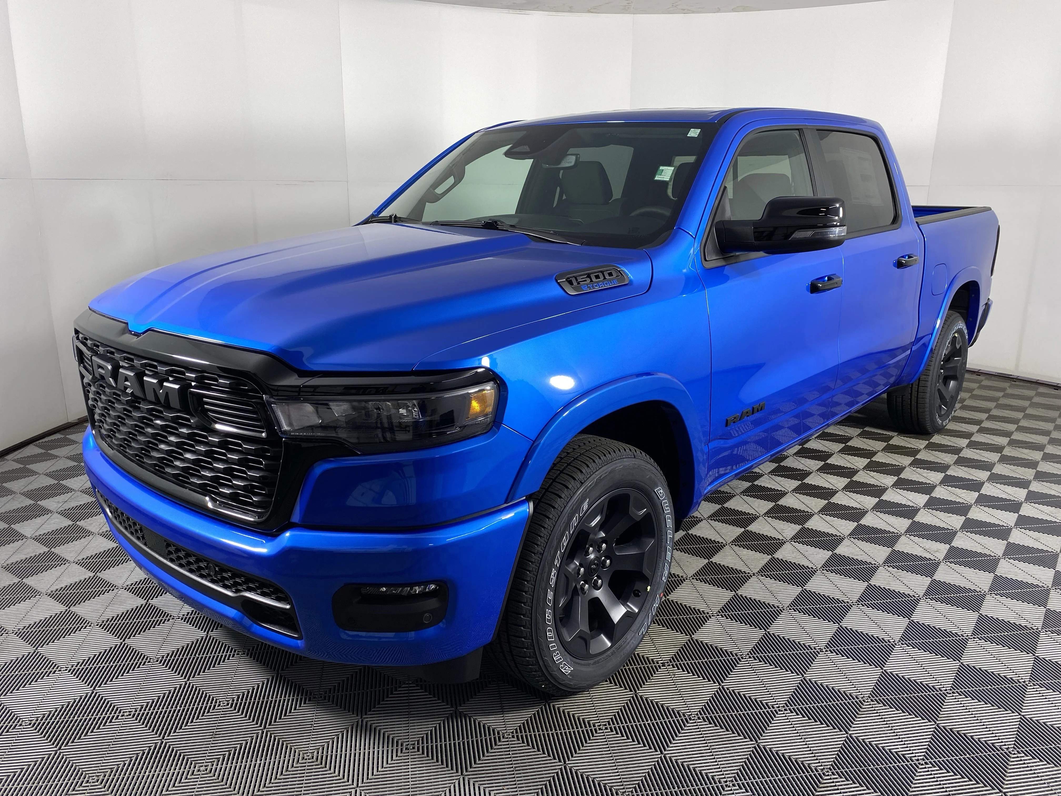 New 2026 Hydro Blue Pearl-Coat Exterior Paint RAM Big Horn/Lone Star image 10