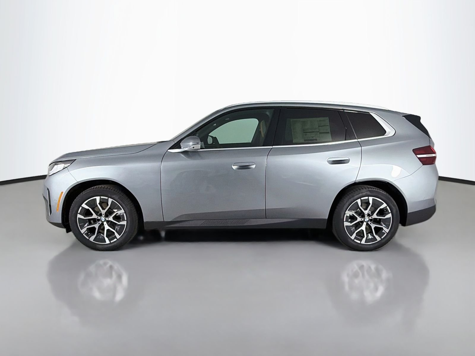 New 2026 Skyscraper Grey Metallic BMW 30 xDrive image 4