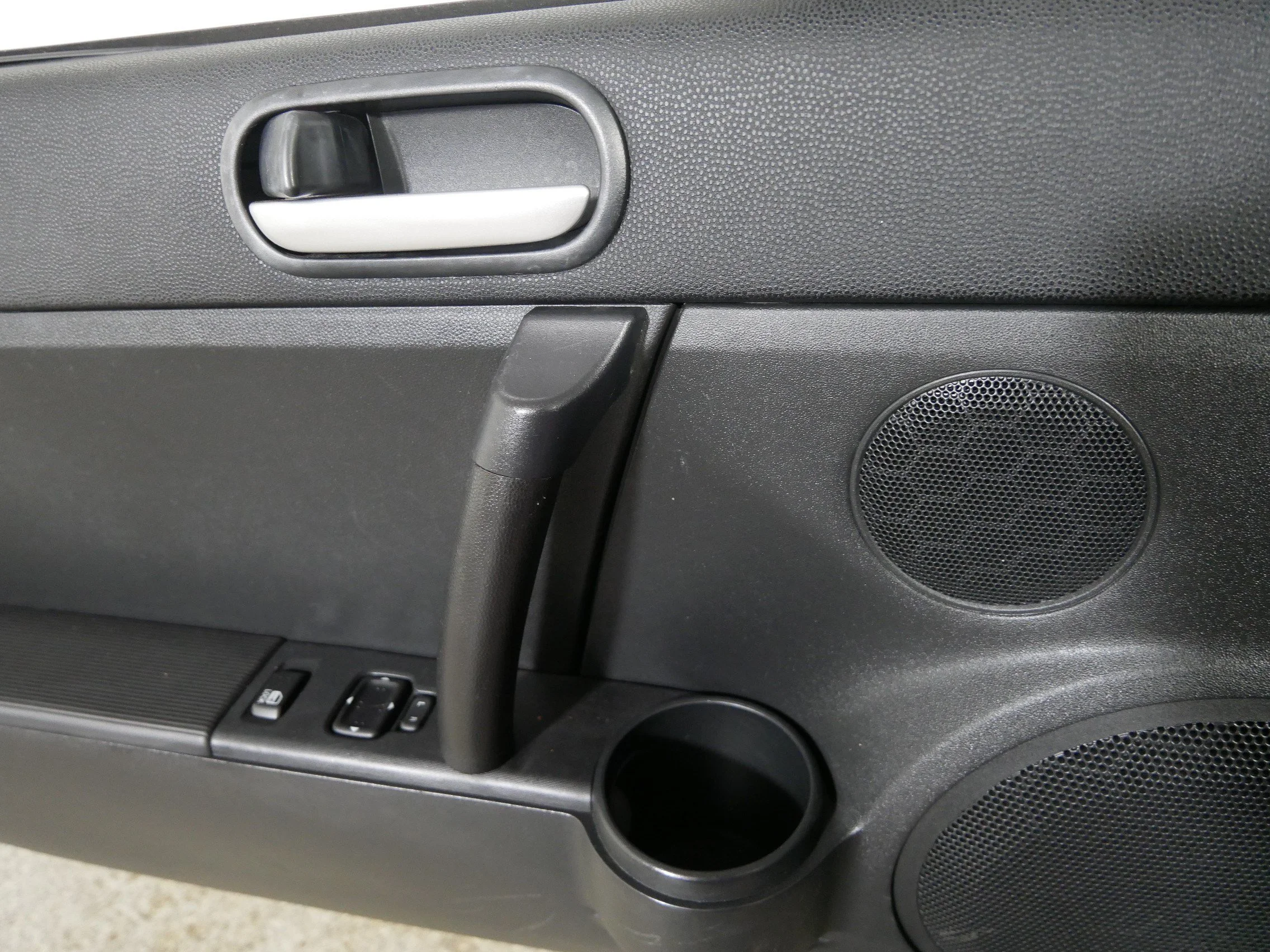 Used 2008 Brilliant Black Mazda Touring image 19