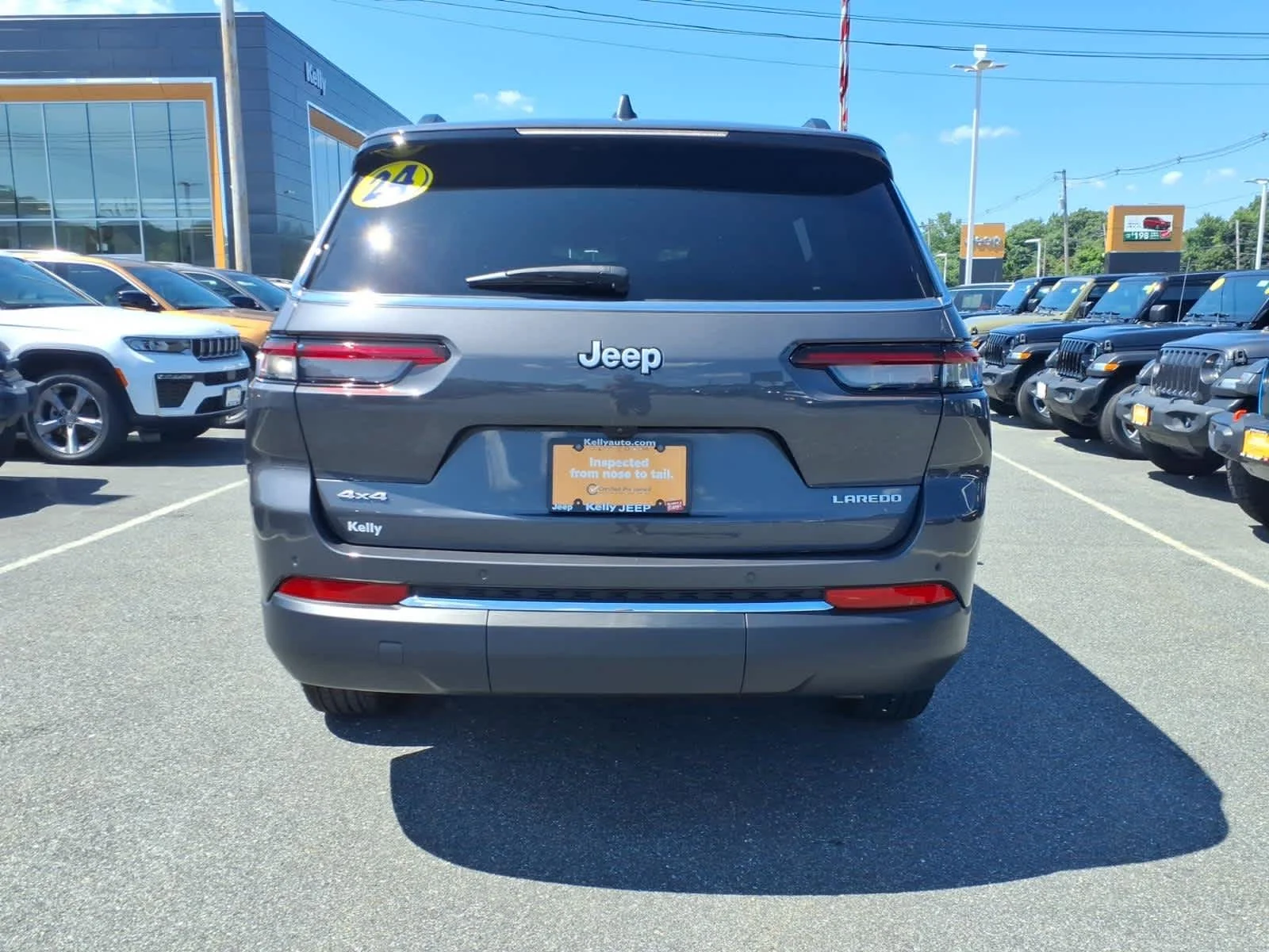 Certified Used 2024 Baltic Gray Metallic Clearcoat Jeep Laredo image 9
