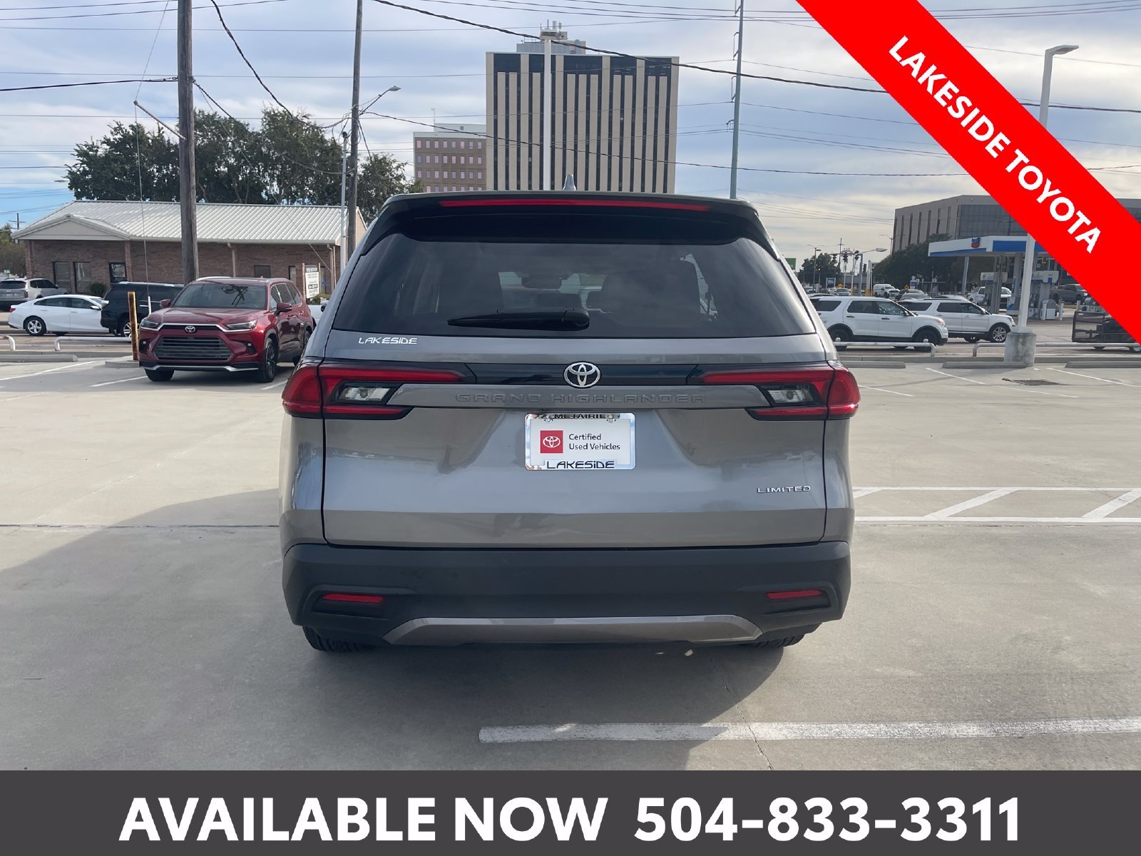 Certified Used 2025  Toyota Limited image 5