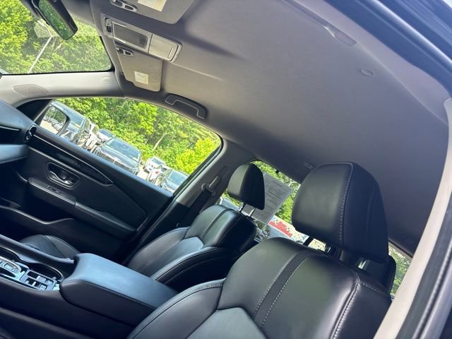 Certified Used 2023 Crystal Black Pearl Honda EX-L 8 Passenger image 16