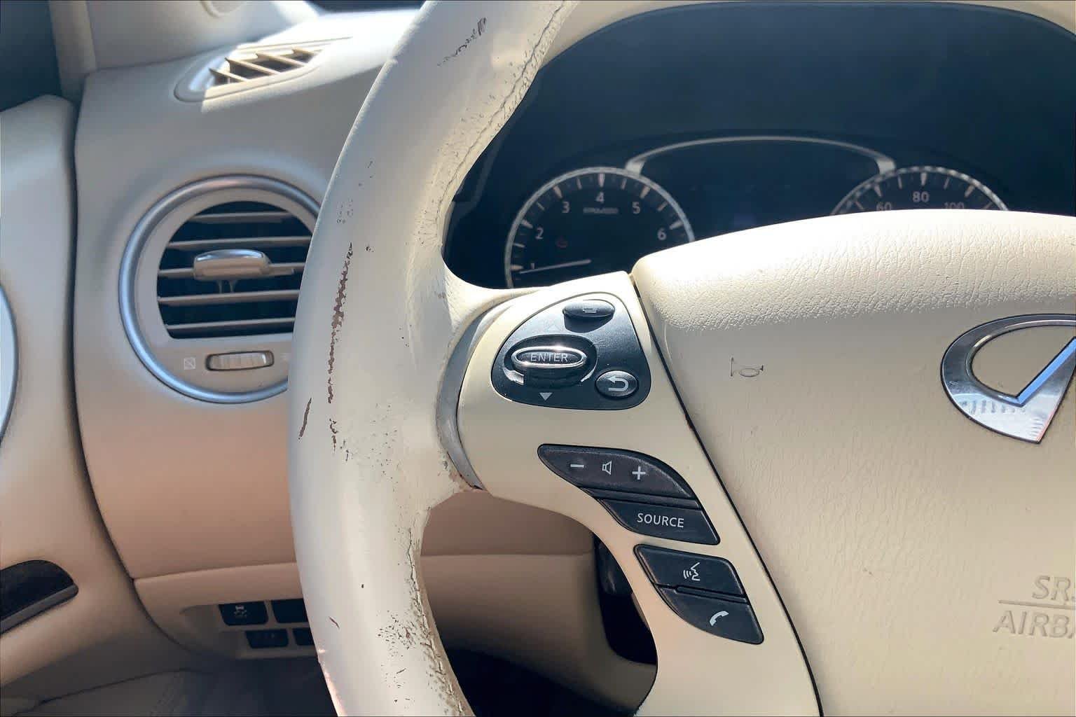 Used 2014 Moonlight White INFINITI  image 20