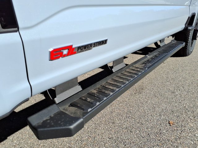 New 2027 Glacier Gray Metallic Tri-Coat Ford F-250® Lariat® image 8