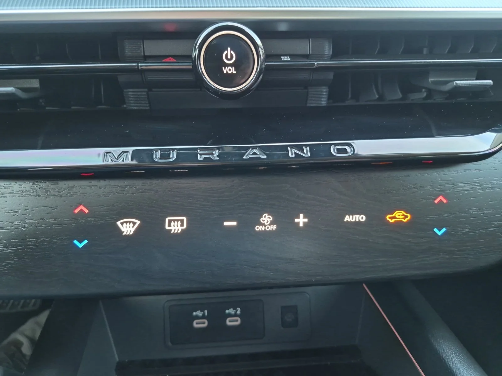 Used 2025 Everest White Pearl Tricoat Nissan SL image 18