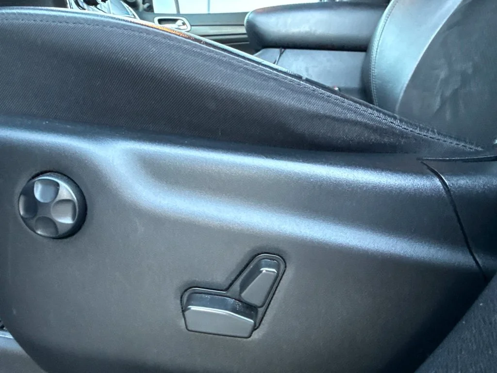 Used 2022 Gray Jeep Laredo X image 16