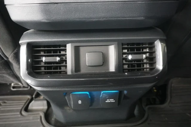 Used 2023 SILVER Ford XLT image 19