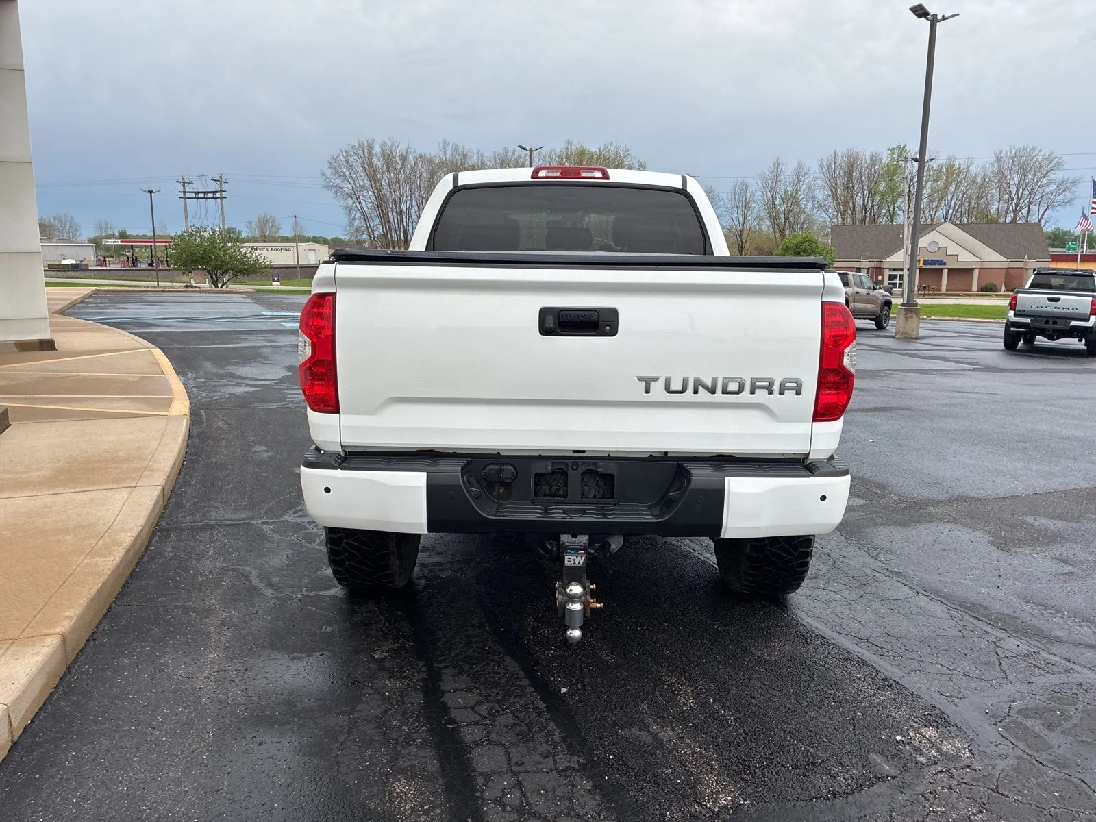 Used 2018  Toyota SR5 image 4