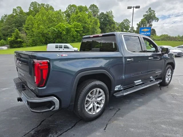 Used 2021 DARK SKY METALLIC GMC SLT image 8