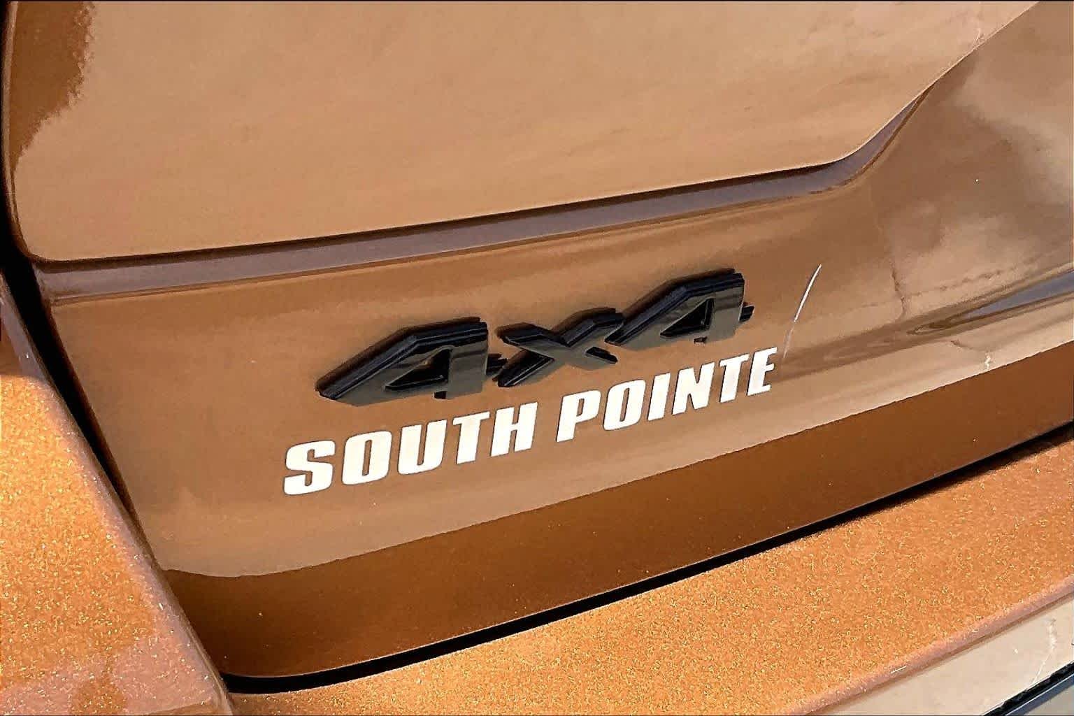New 2026 Copper Shino Metallic Clear-Coat Exterior Paint Jeep Limited Reserve image 15