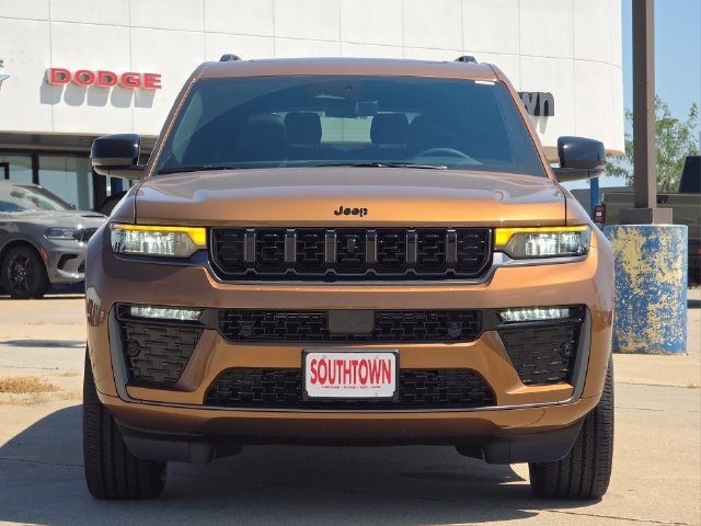 New 2026 Copper Shino Metallic Clear-Coat Exterior Paint Jeep Limited Reserve image 2
