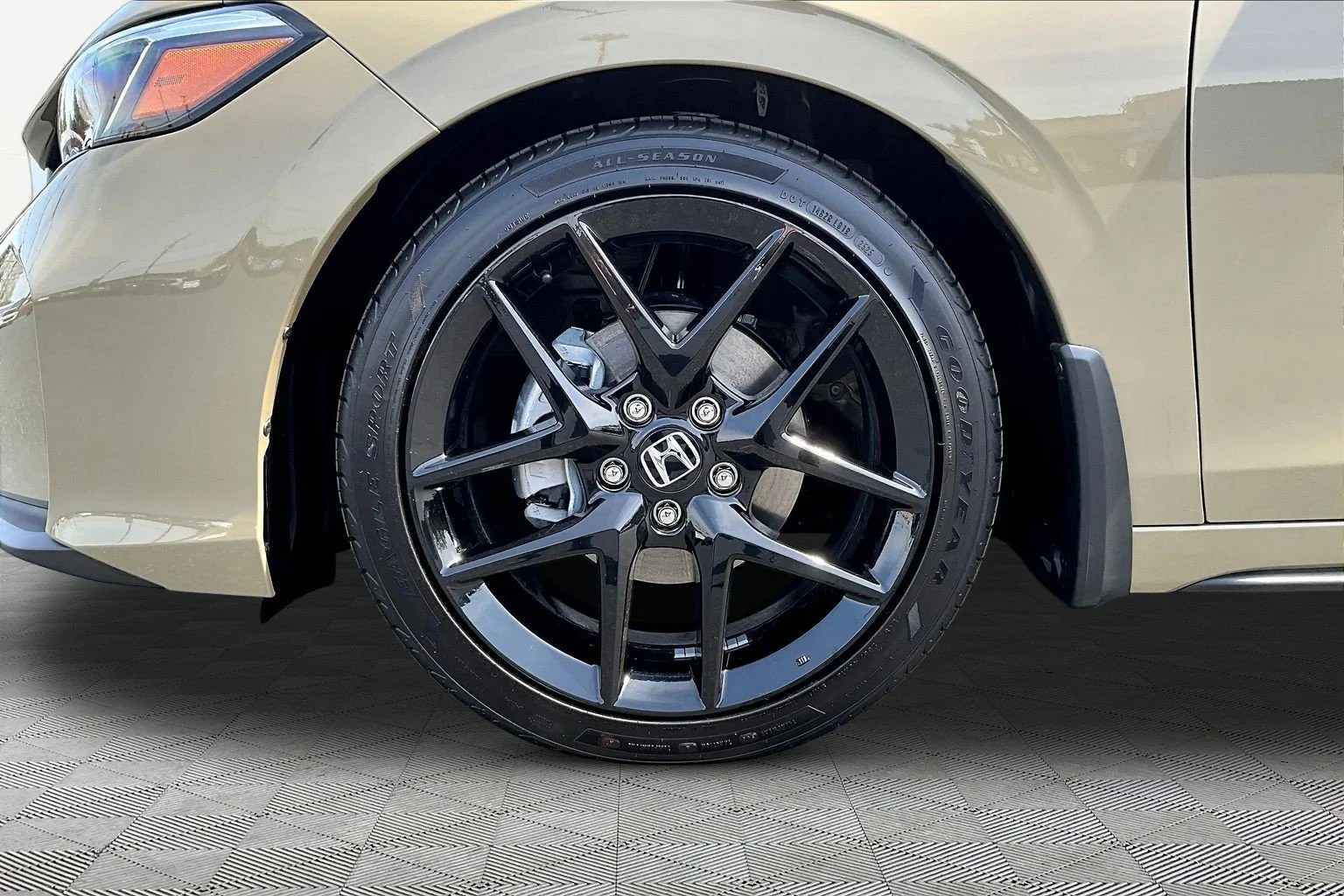 2025 Honda Civic Hatchback Sport - Photo 13