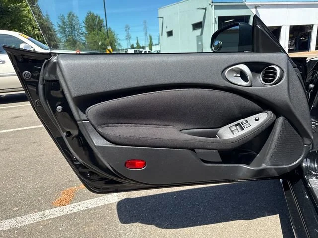 Used 2017 Black Nissan Base image 19