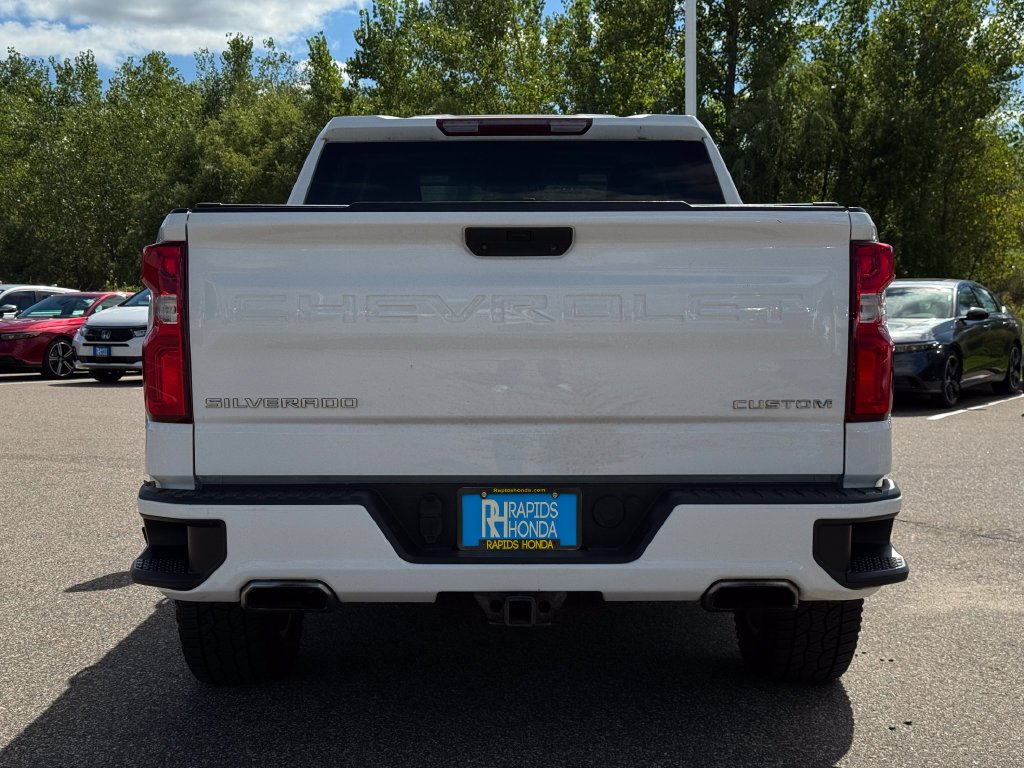 Used 2021 Summit White Chevrolet Custom image 4