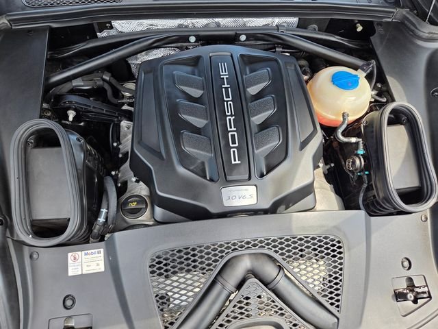 Used 2015  Porsche S image 22