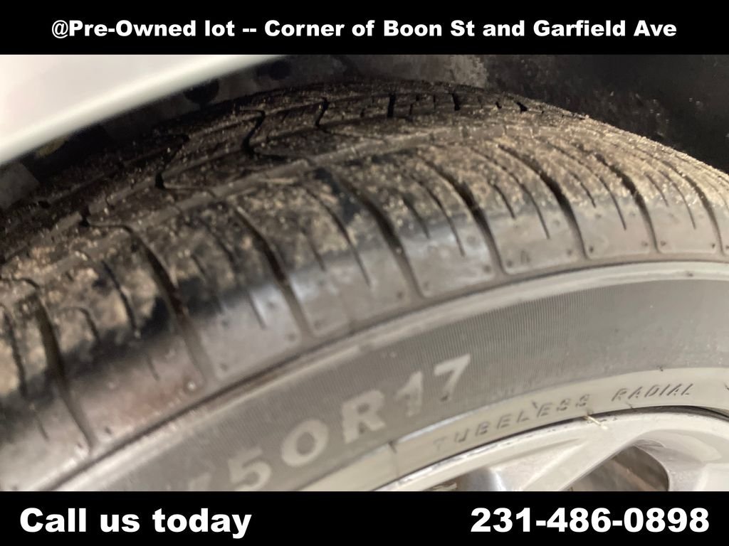 Used 2024  Honda EX image 6