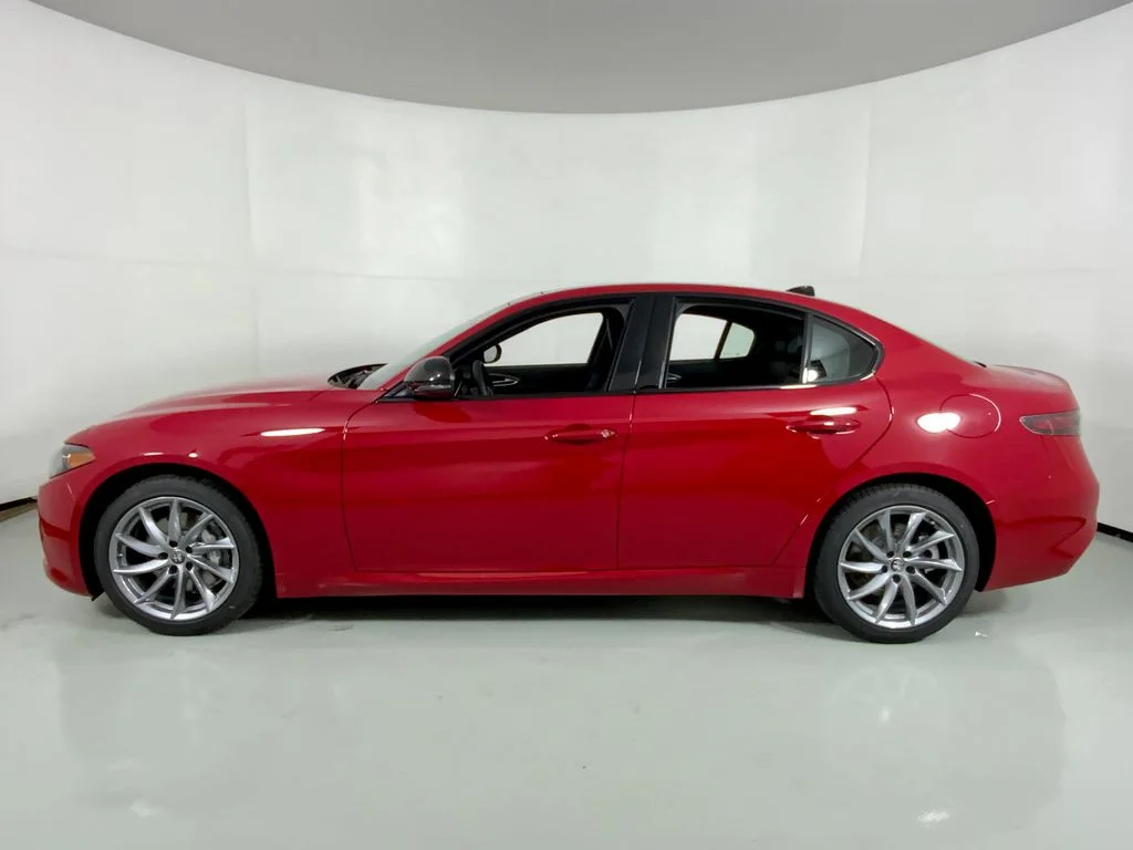 New 2026 Alfa Rosso (Red) Exterior Paint Alfa Romeo Sprint image 9