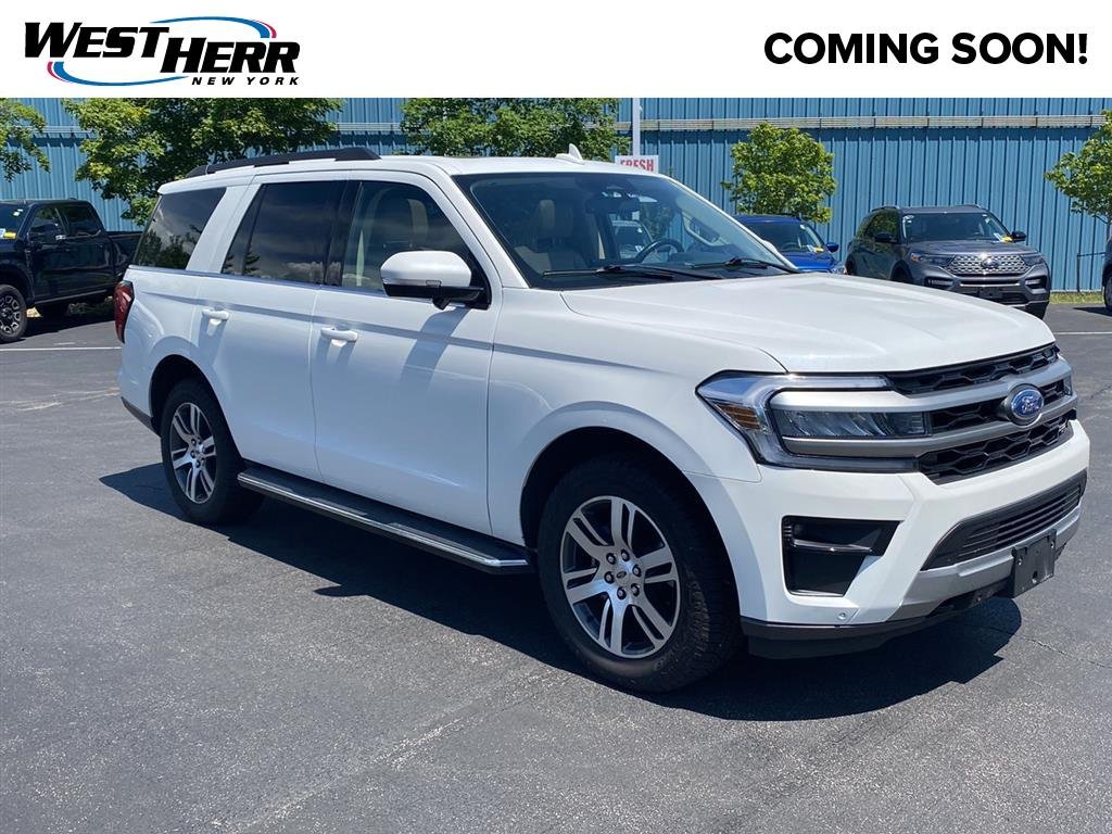 Used 2023 Star White Metallic Tri-Coat Ford XLT image 1