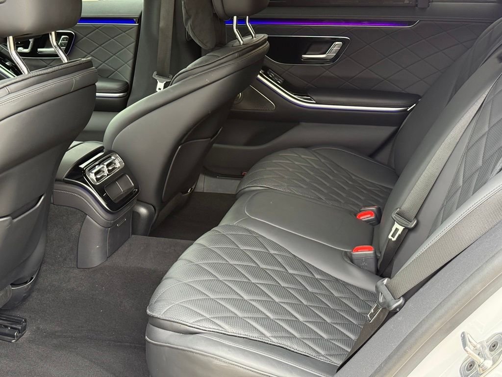 Used 2025 Black Mercedes-Benz S 580e image 7