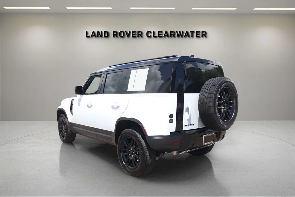 New 2026 Fuji White Land Rover S image 3