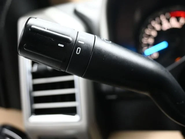 Used 2015 White Ford Lariat image 24