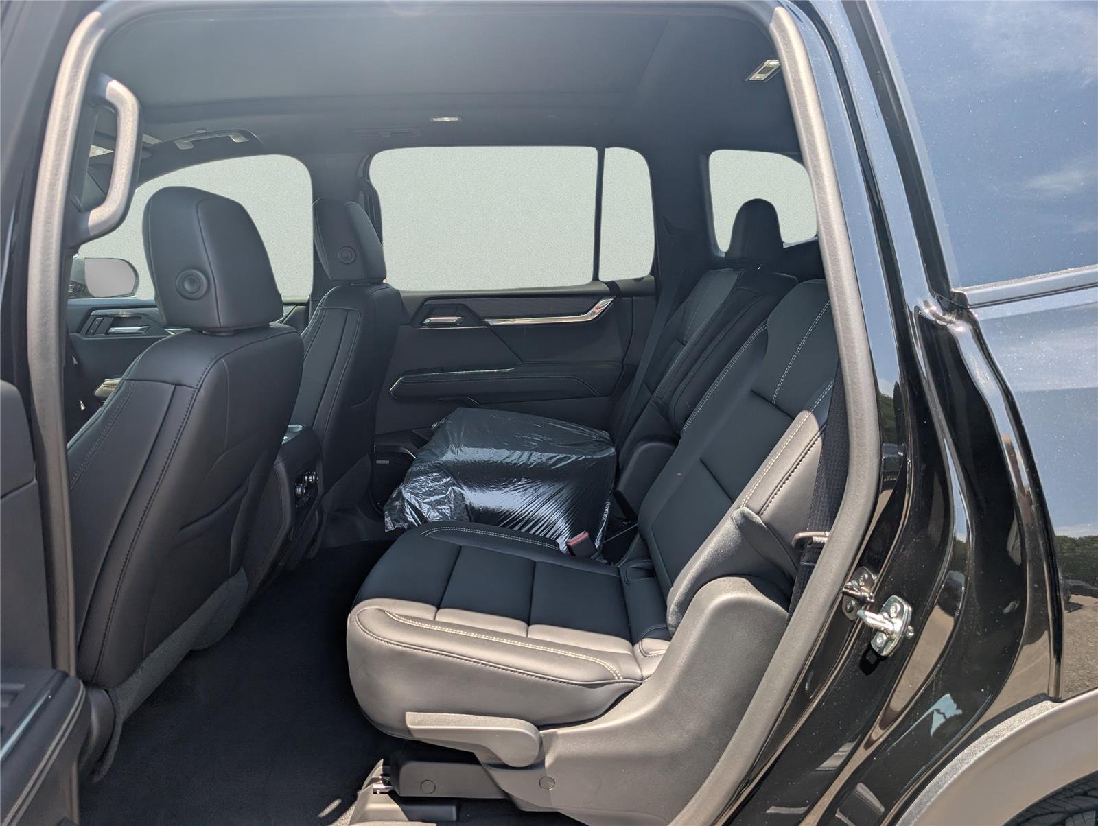 2025 GMC Acadia Elevation - Photo 28