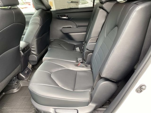 New 2026 Wind Chill Pearl Toyota XLE image 7
