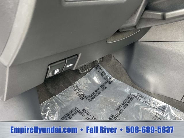 2025 Nissan Versa Sedan SV - Photo 18