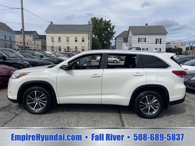 2017 Toyota Highlander XLE - Photo 11