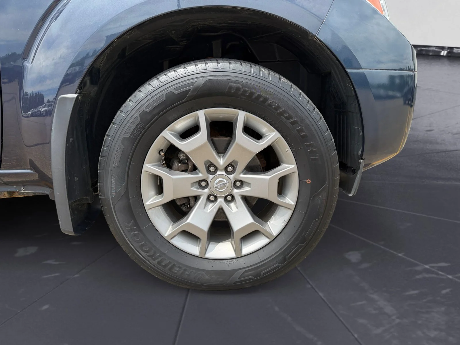 Used 2020 Arctic Blue Metallic Nissan SV image 39