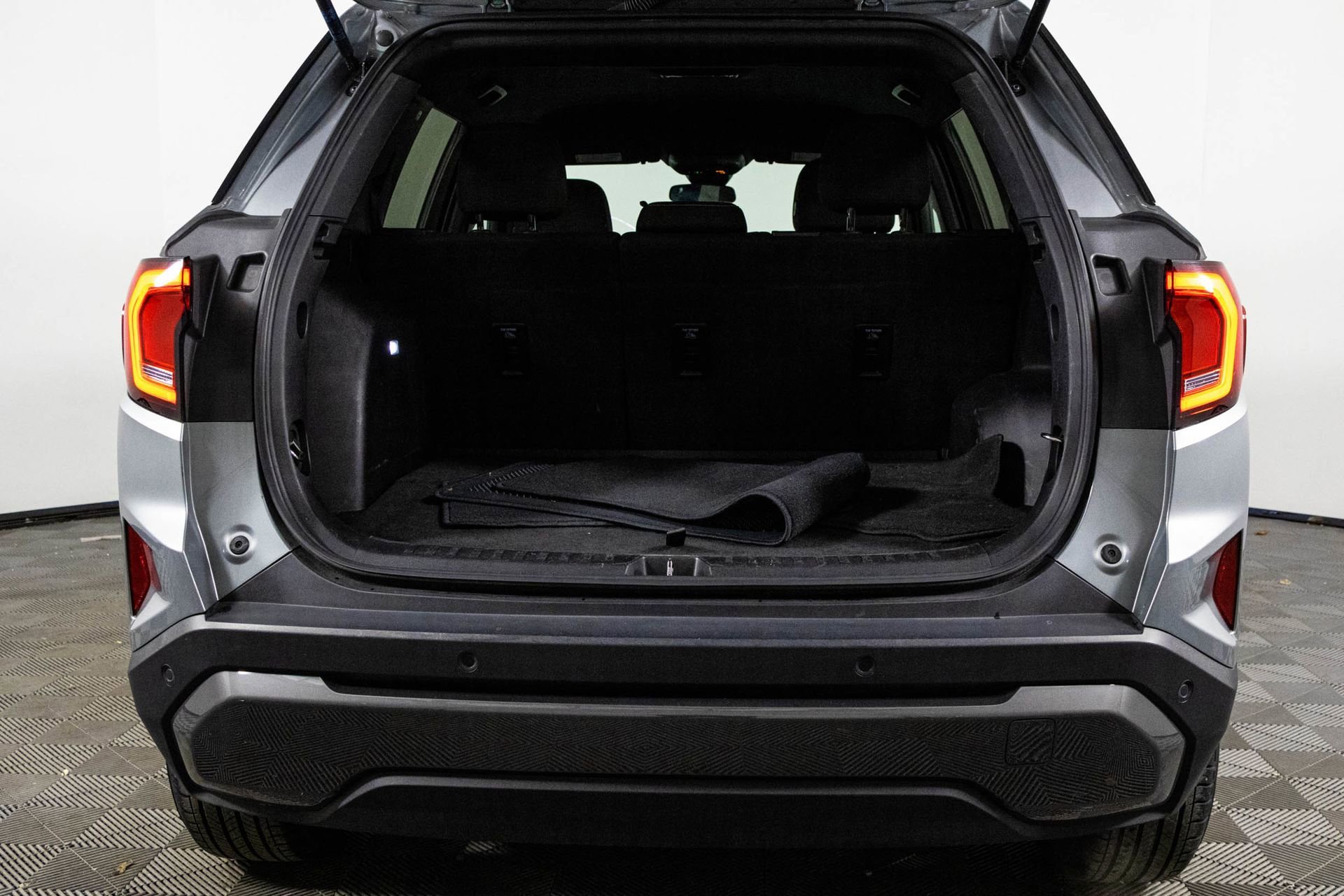 2025 GMC TERRAIN - Image 33