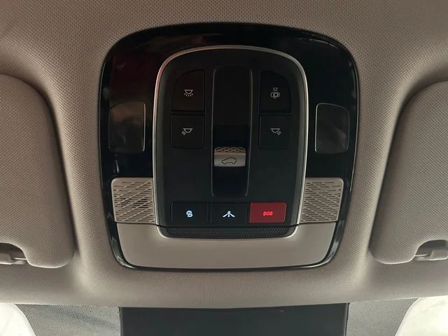 Used 2022 Black Hyundai SEL image 29
