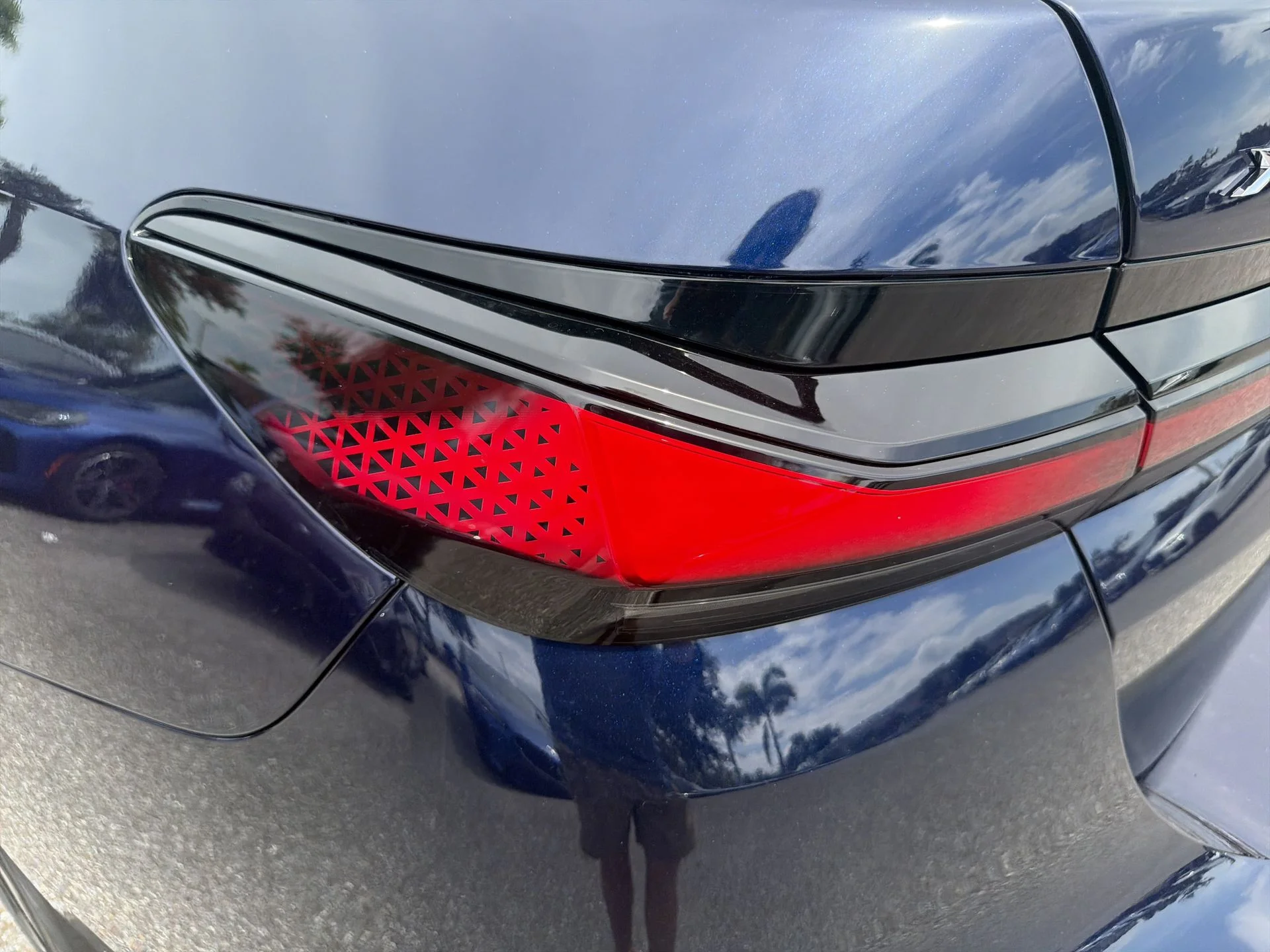 New 2026 Tanzanite Blue II Metallic BMW 740i xDrive image 11