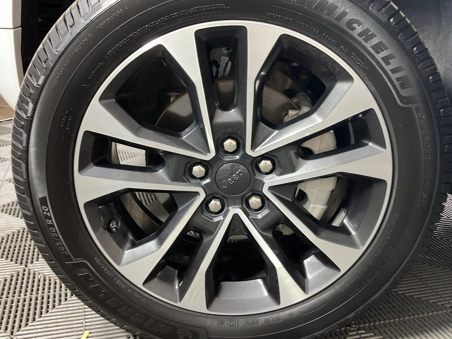 Used 2022 Bright White Clearcoat Jeep Overland image 9