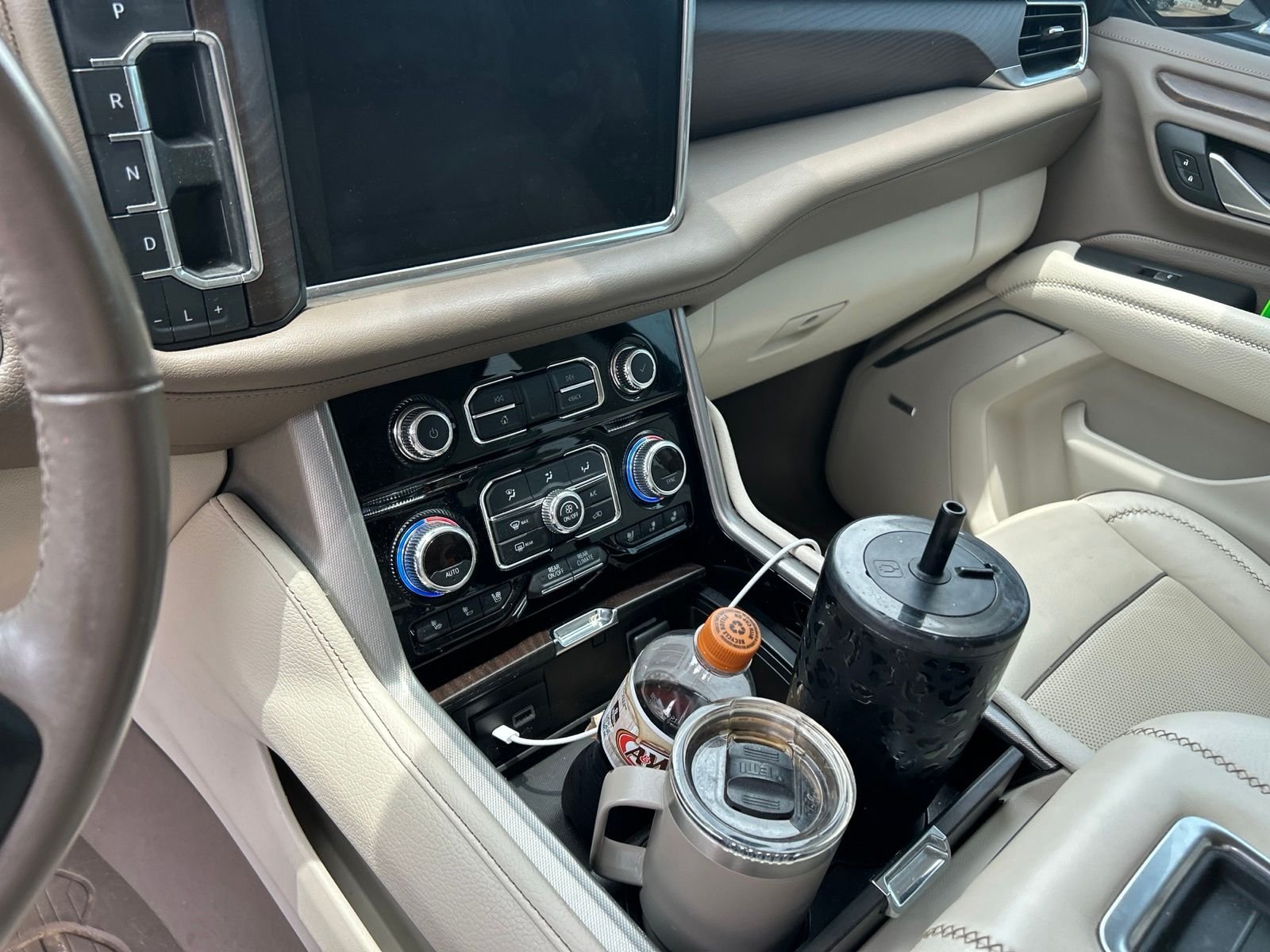 Used 2022 White GMC Denali image 30