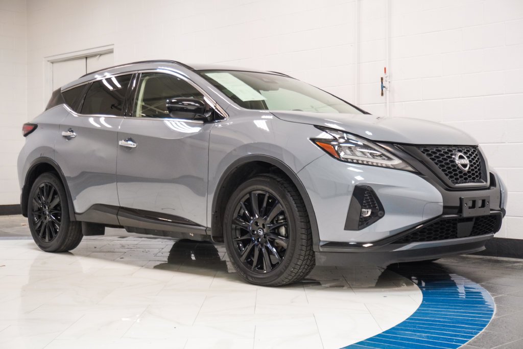 Used 2023 Gray Nissan SV image 5