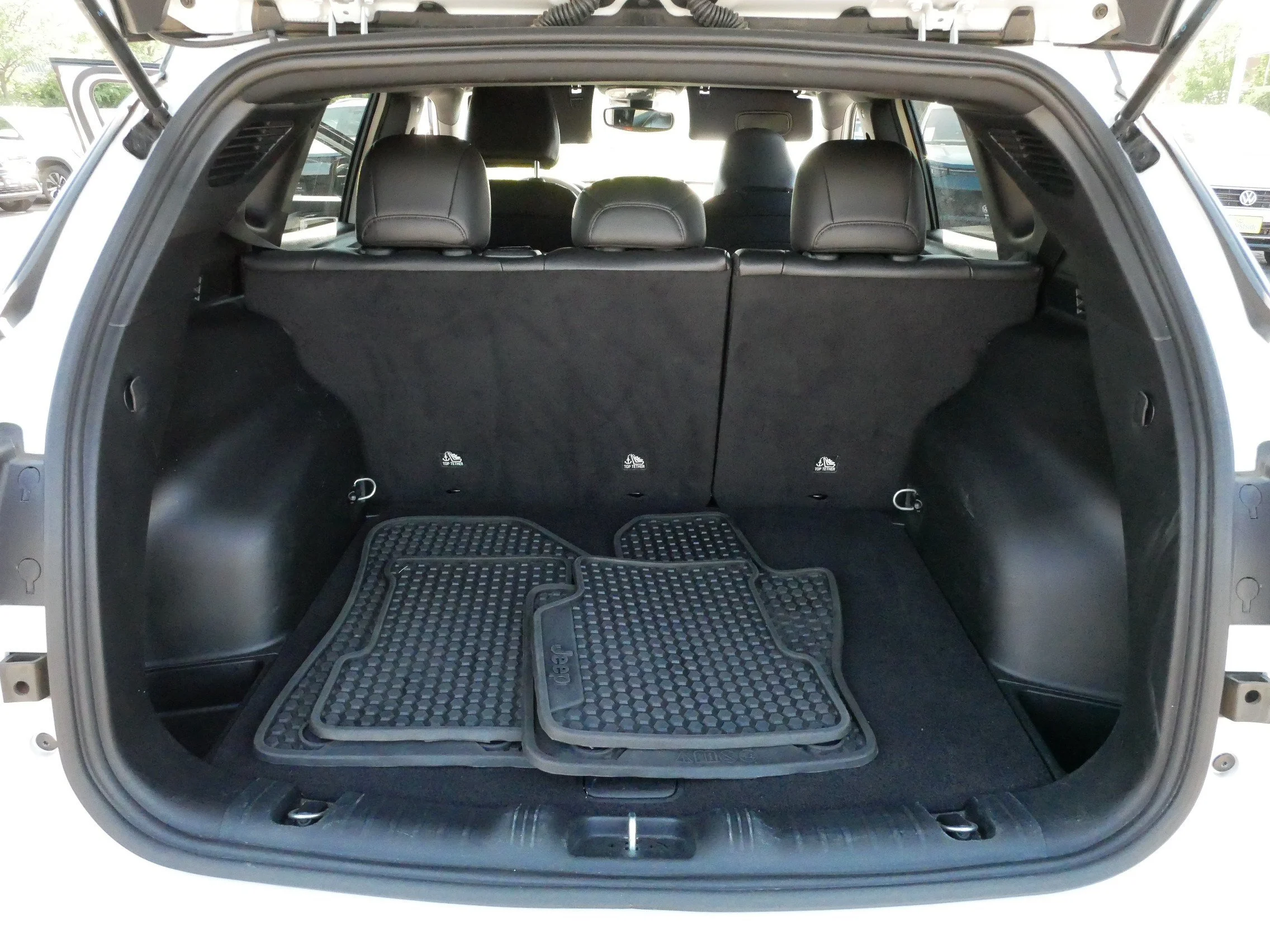 Used 2025 Bright White Clearcoat Jeep Trailhawk image 18