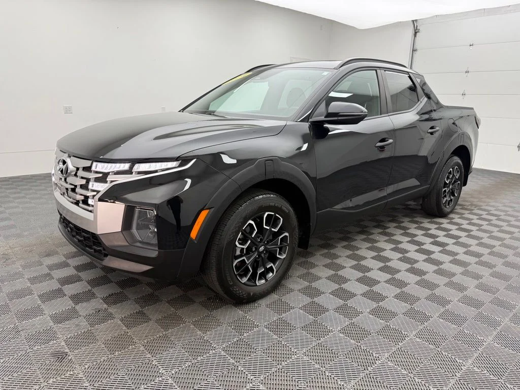 Used 2024 Black Hyundai SEL image 13