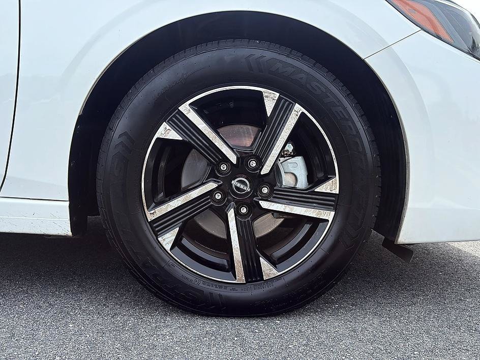 Used 2025 Aspen White Tricoat Nissan SV image 12